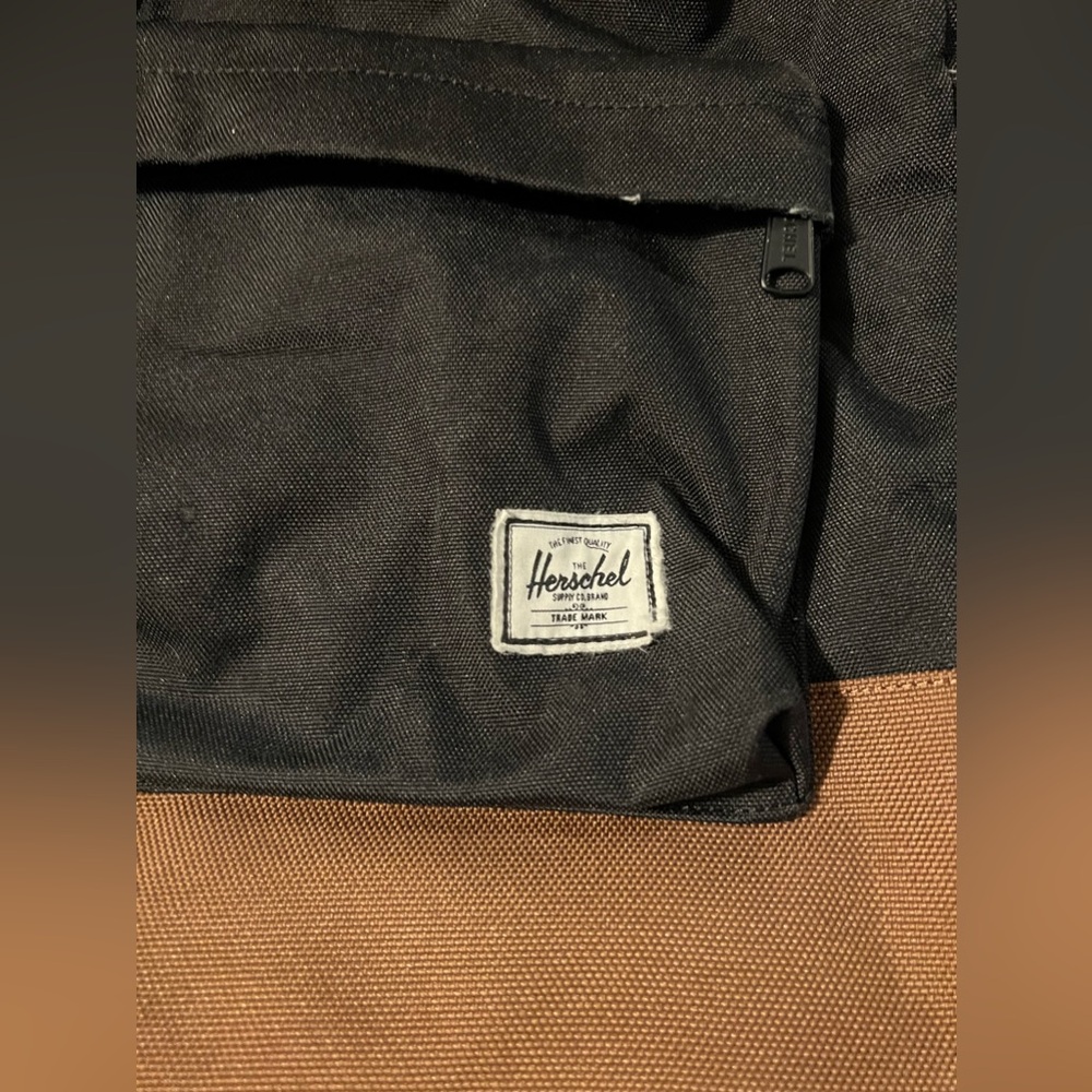 Backpack - Picture 4 of 5